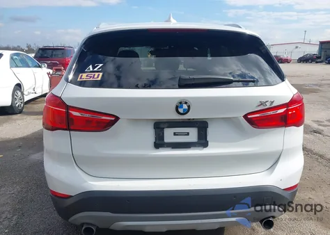 2017 BMW X1 xDrive28I из США, поврежденный, VIN WBXHT3C38H5F81320